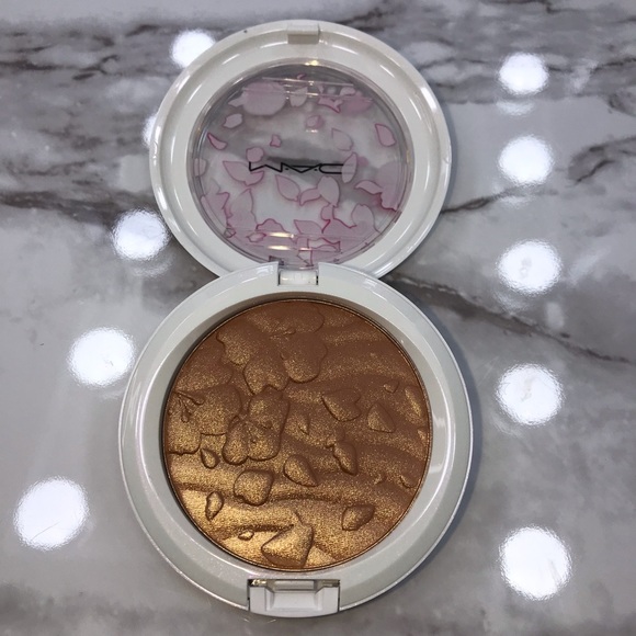 Mac Boom Boom Bloom Highlight Powder Spring Bling - Picture 4 of 9